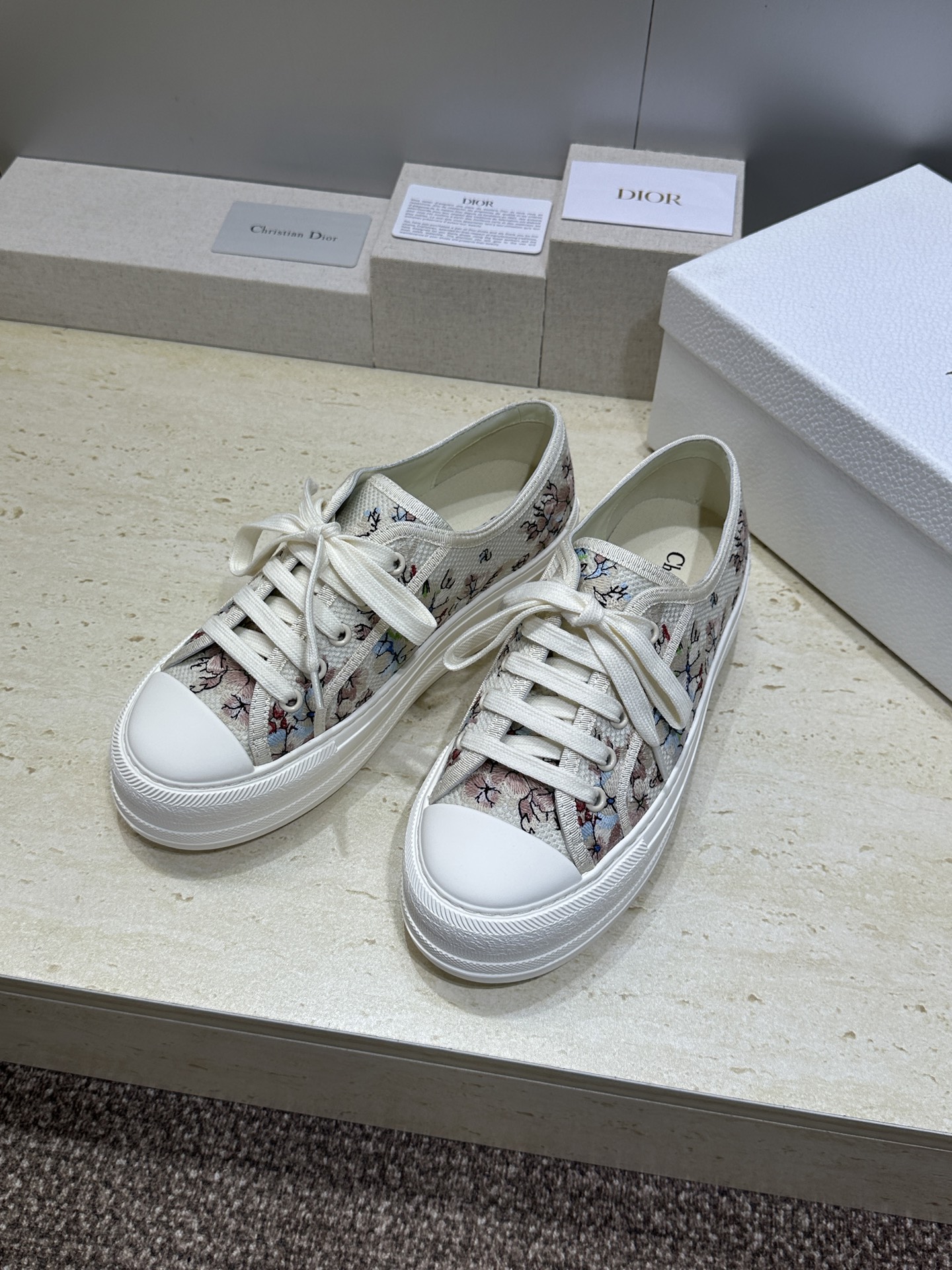 工厂价:女码/男码+10Dior 迪奥2026春夏最新情侣款厚底绑带低帮休闲鞋 Walk’n Dior 