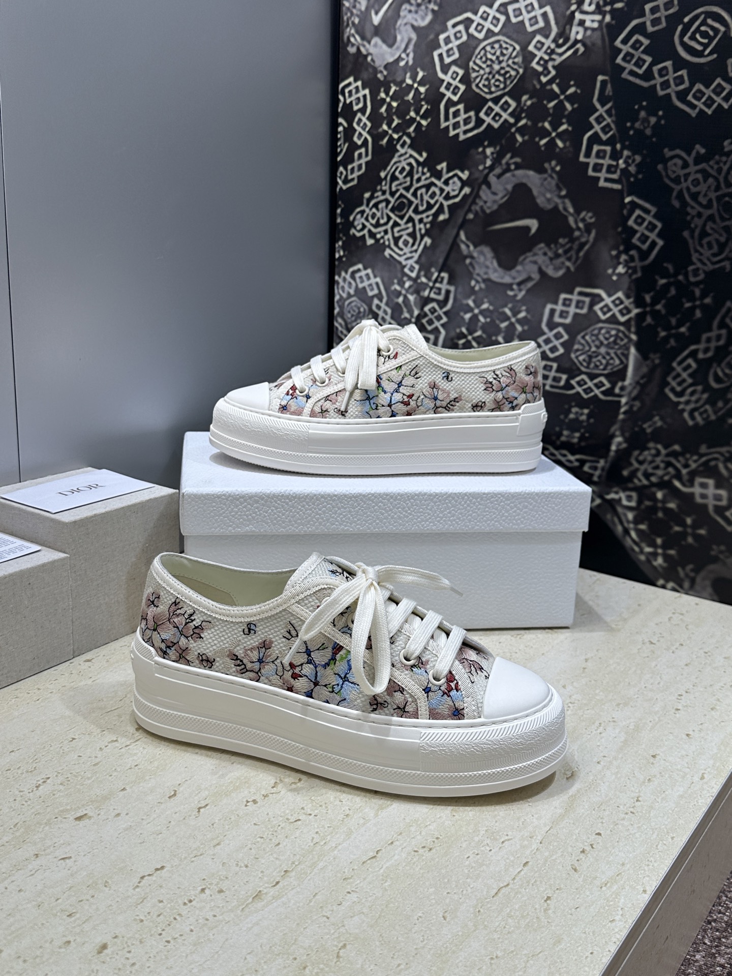 工厂价:女码/男码+10Dior 迪奥2026春夏最新情侣款厚底绑带低帮休闲鞋 Walk’n Dior 