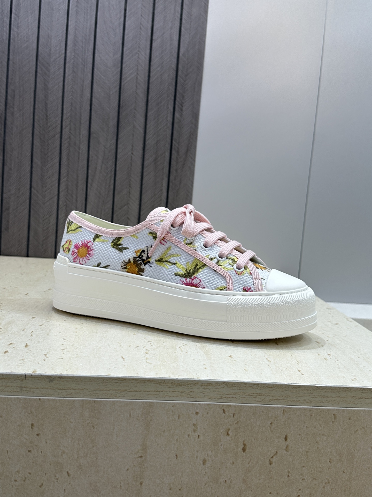工厂价:女码/男码+10Dior 迪奥2026春夏最新情侣款厚底绑带低帮休闲鞋 Walk’n Dior 