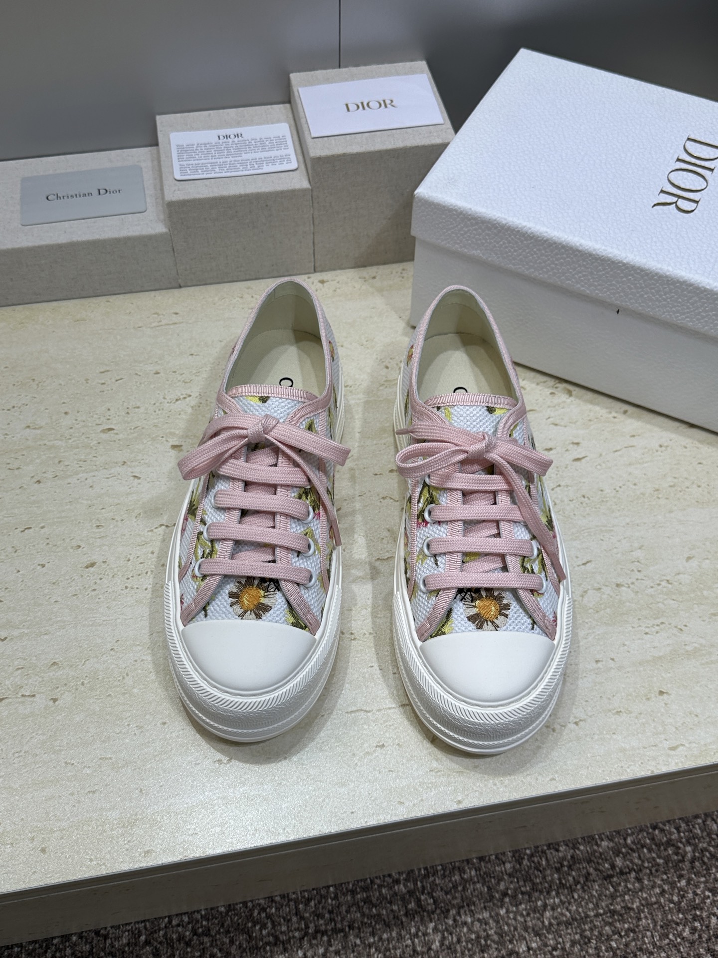 工厂价:女码/男码+10Dior 迪奥2026春夏最新情侣款厚底绑带低帮休闲鞋 Walk’n Dior 