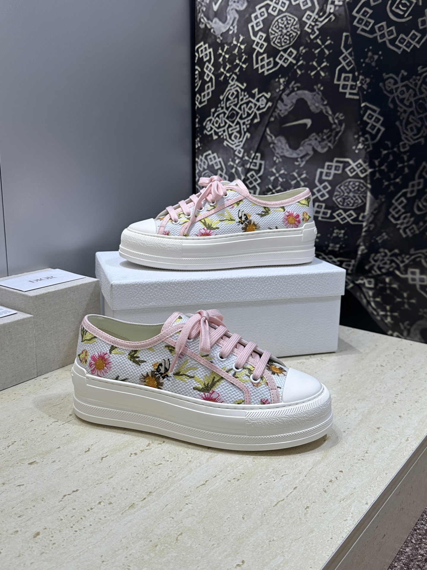 工厂价:女码/男码+10Dior 迪奥2026春夏最新情侣款厚底绑带低帮休闲鞋 Walk’n Dior 