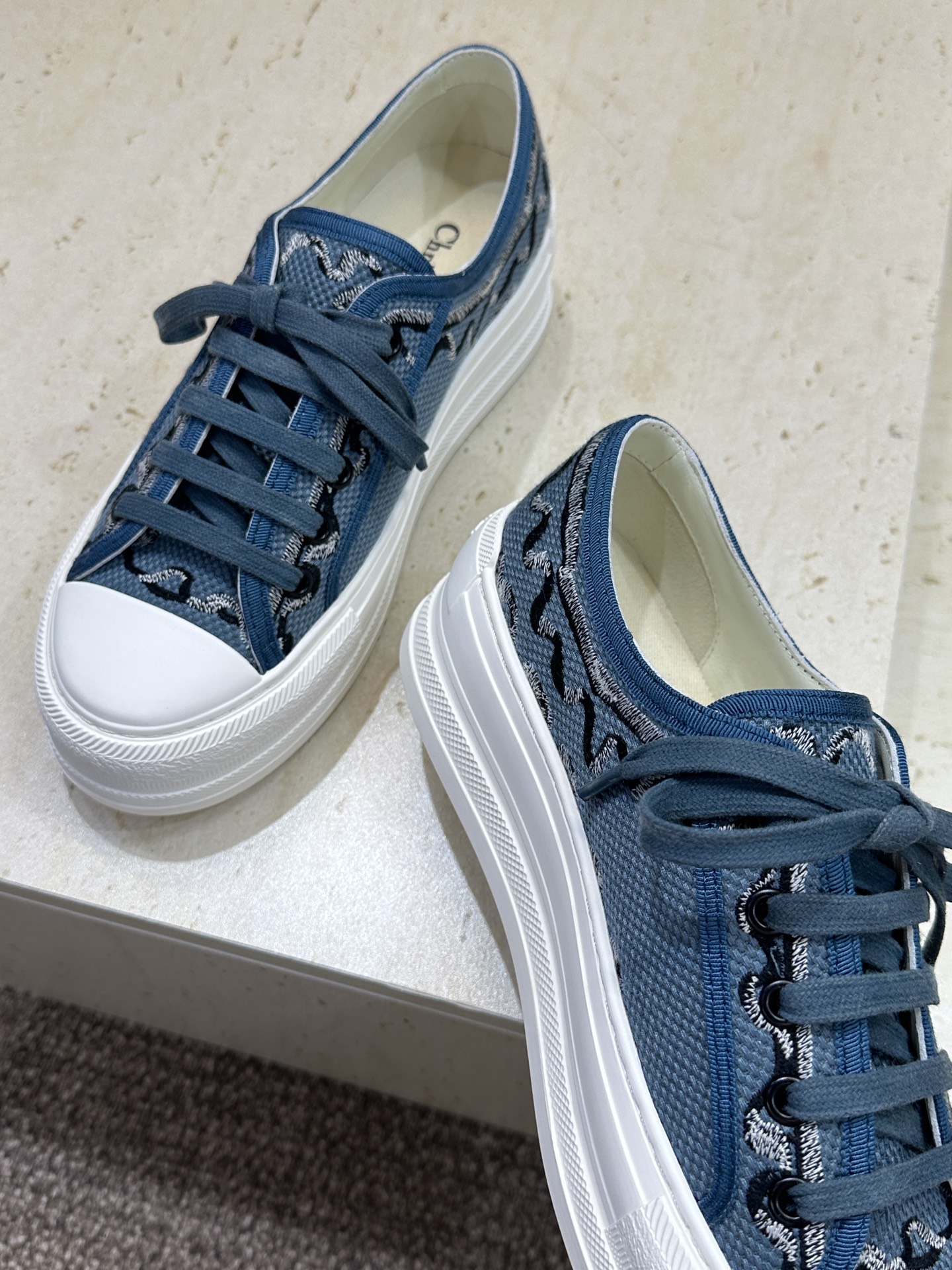 工厂价:女码/男码+10Dior 迪奥2026春夏最新情侣款厚底绑带低帮休闲鞋 Walk’n Dior 