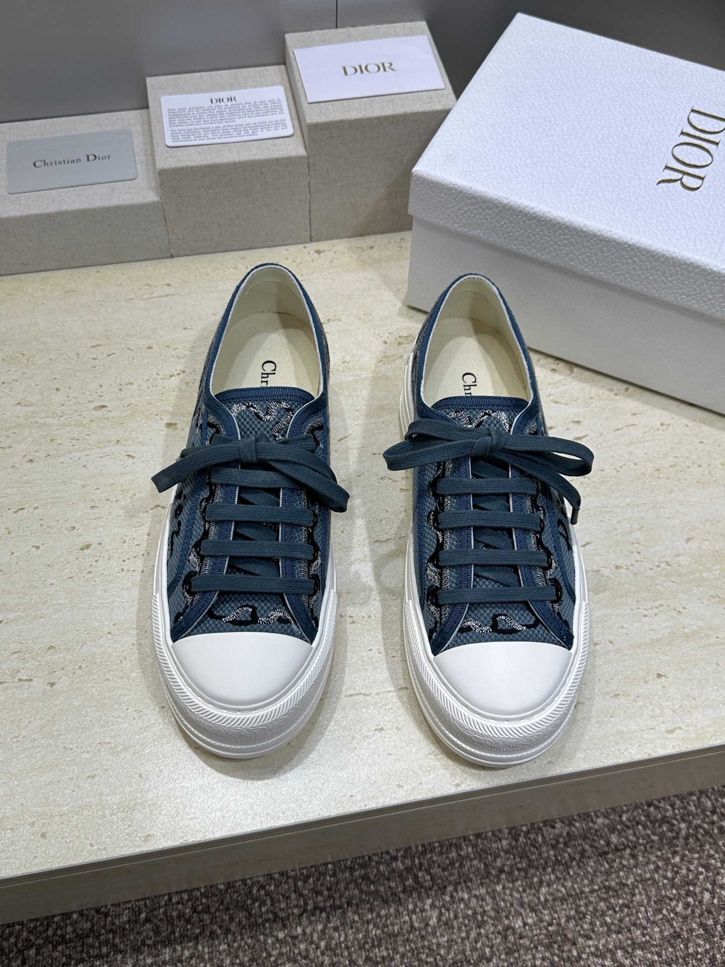 工厂价:女码/男码+10Dior 迪奥2026春夏最新情侣款厚底绑带低帮休闲鞋 Walk’n Dior 