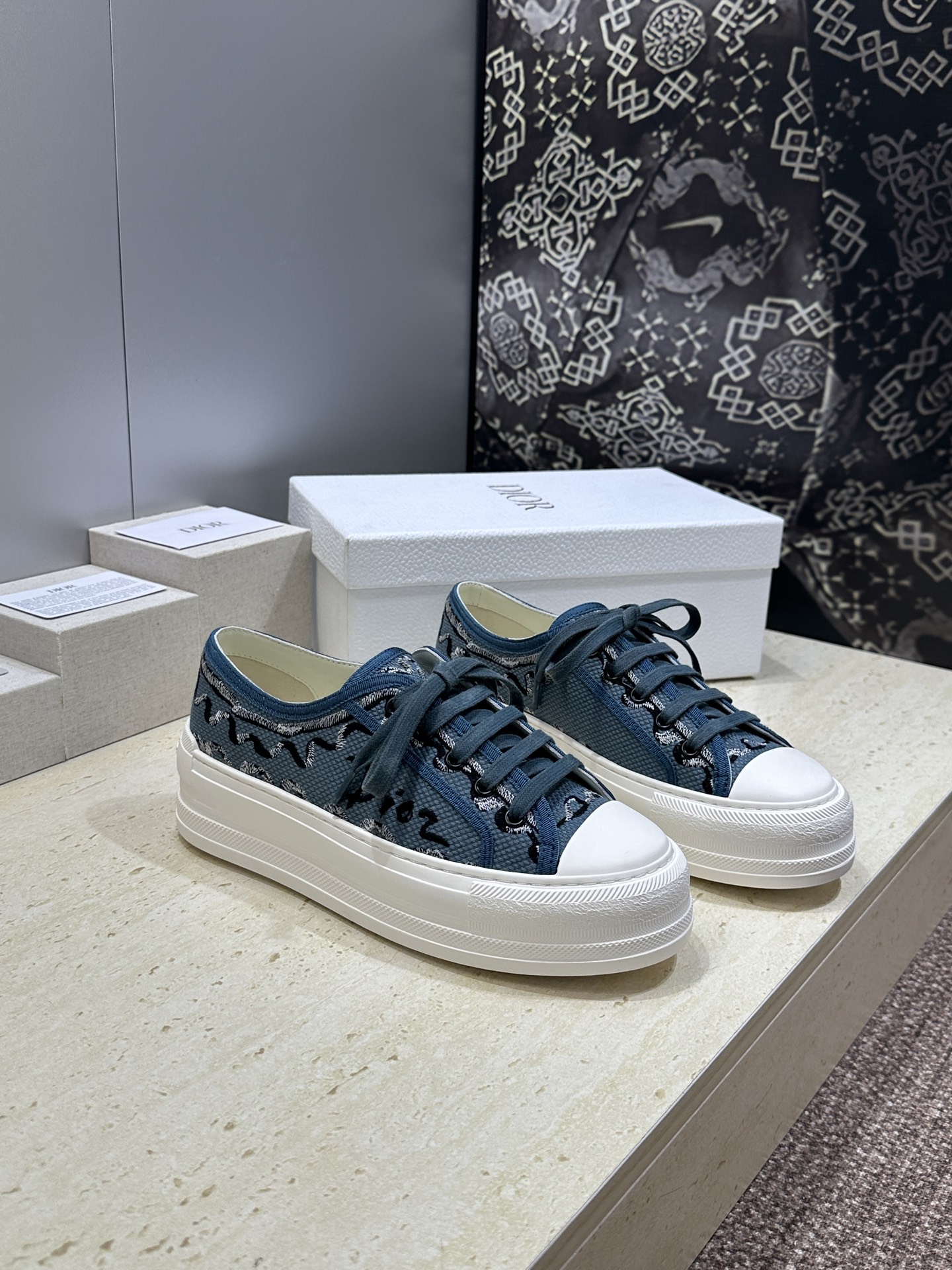 工厂价:女码/男码+10Dior 迪奥2026春夏最新情侣款厚底绑带低帮休闲鞋 Walk’n Dior 