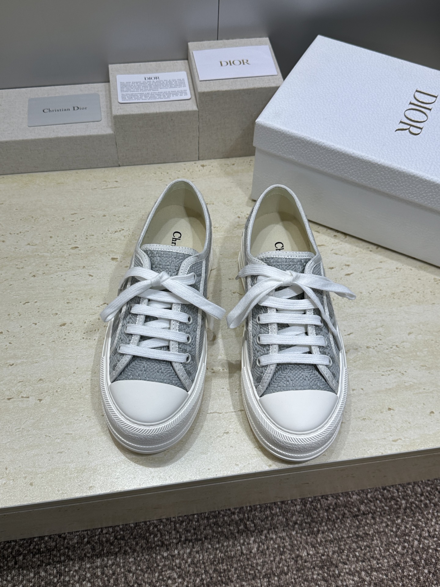工厂价:女码/男码+10Dior 迪奥2026春夏最新情侣款厚底绑带低帮休闲鞋 Walk’n Dior 