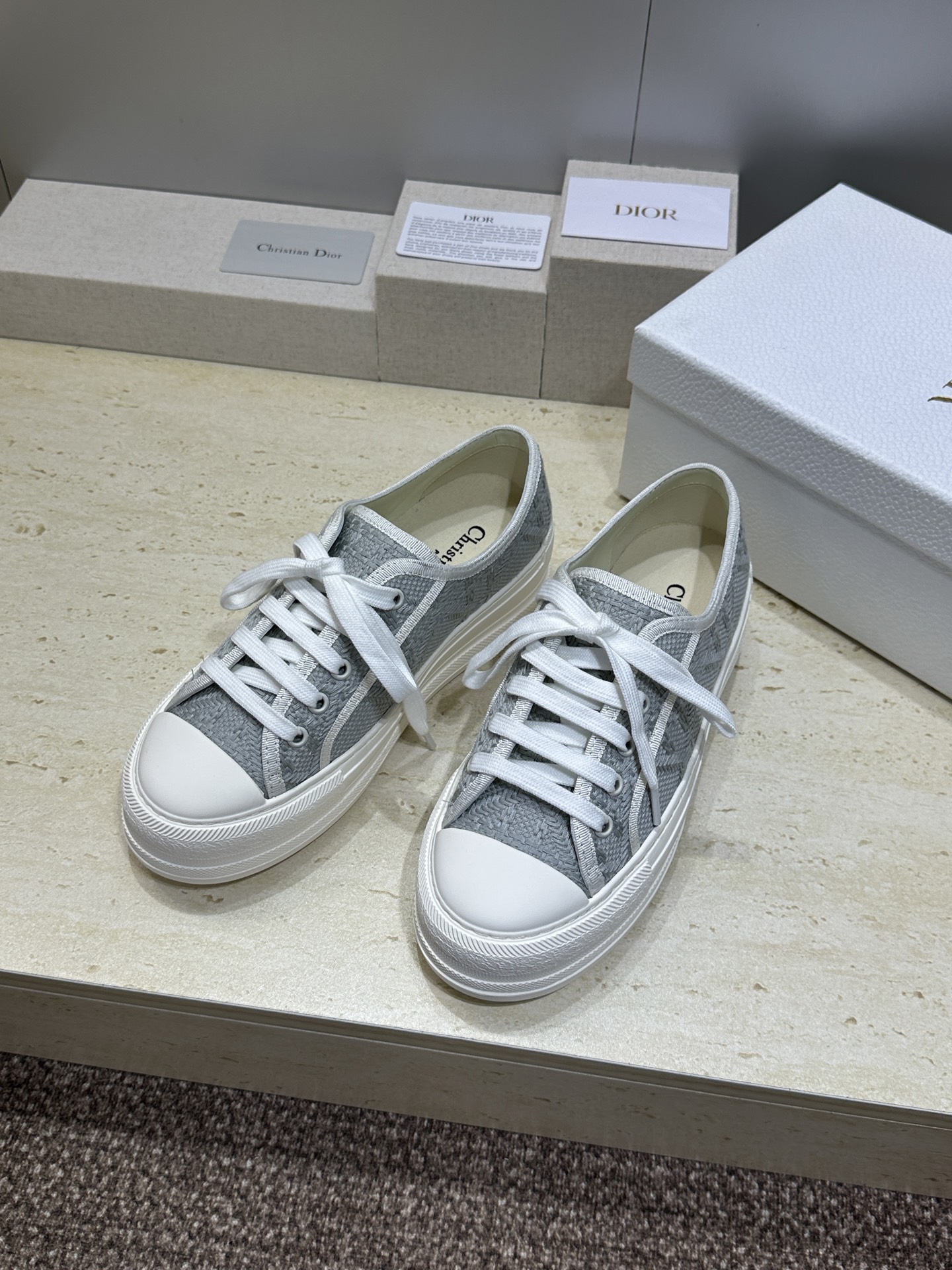 工厂价:女码/男码+10Dior 迪奥2026春夏最新情侣款厚底绑带低帮休闲鞋 Walk’n Dior 