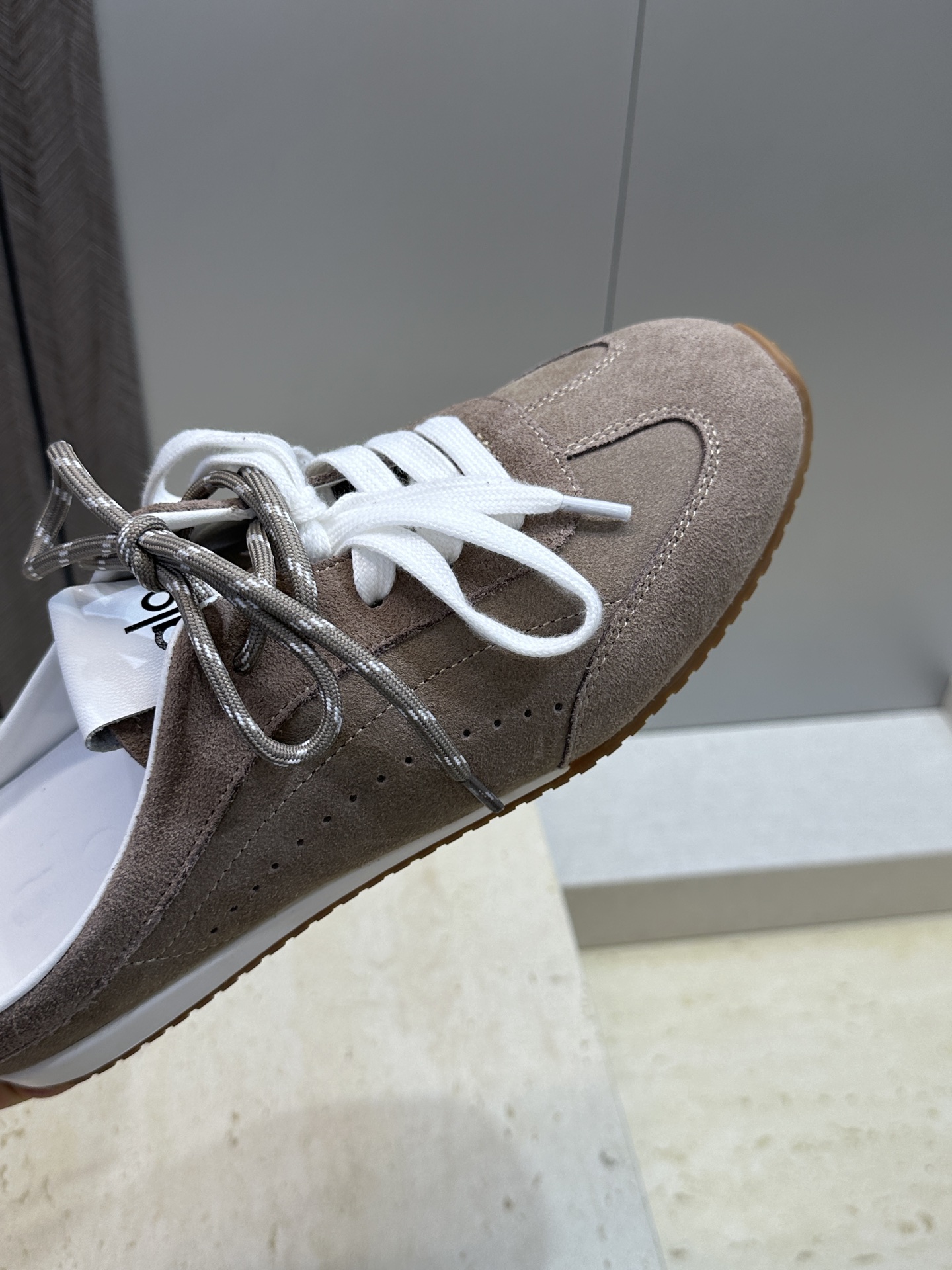(配全套飞机盒) alo 2026春夏新款高定系列 Sunset Sneaker系带徳训休闲运动穆勒女鞋 (配全套飞机盒) alo 2026春夏新款高定系列 Sunset Sneaker系带徳训休闲运动穆勒女鞋
