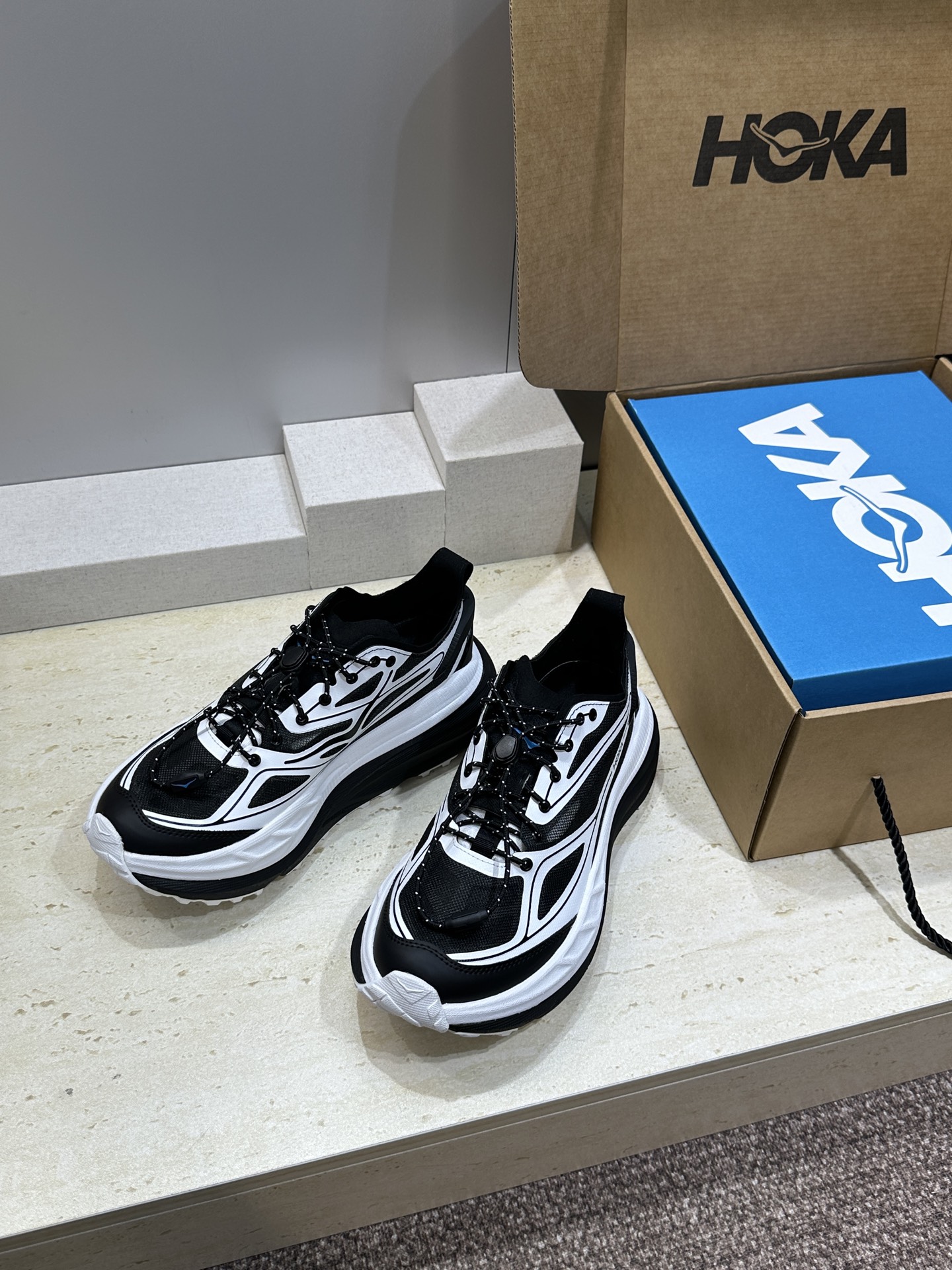 (配全套飞机盒）HOKA ONE Mafate  2026 春夏情侣装新款拼色休闲登山鞋  字母logo