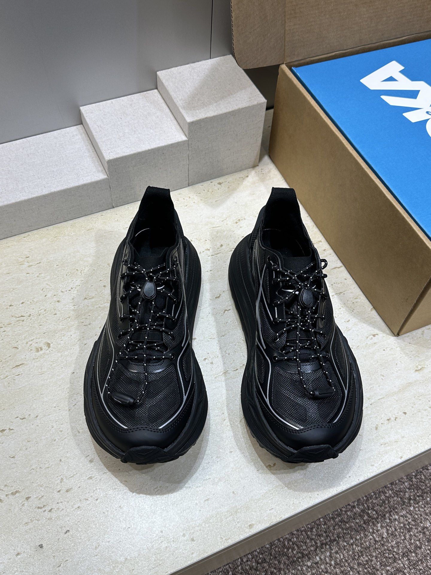 (配全套飞机盒）HOKA ONE Mafate  2026 春夏情侣装新款拼色休闲登山鞋  字母logo