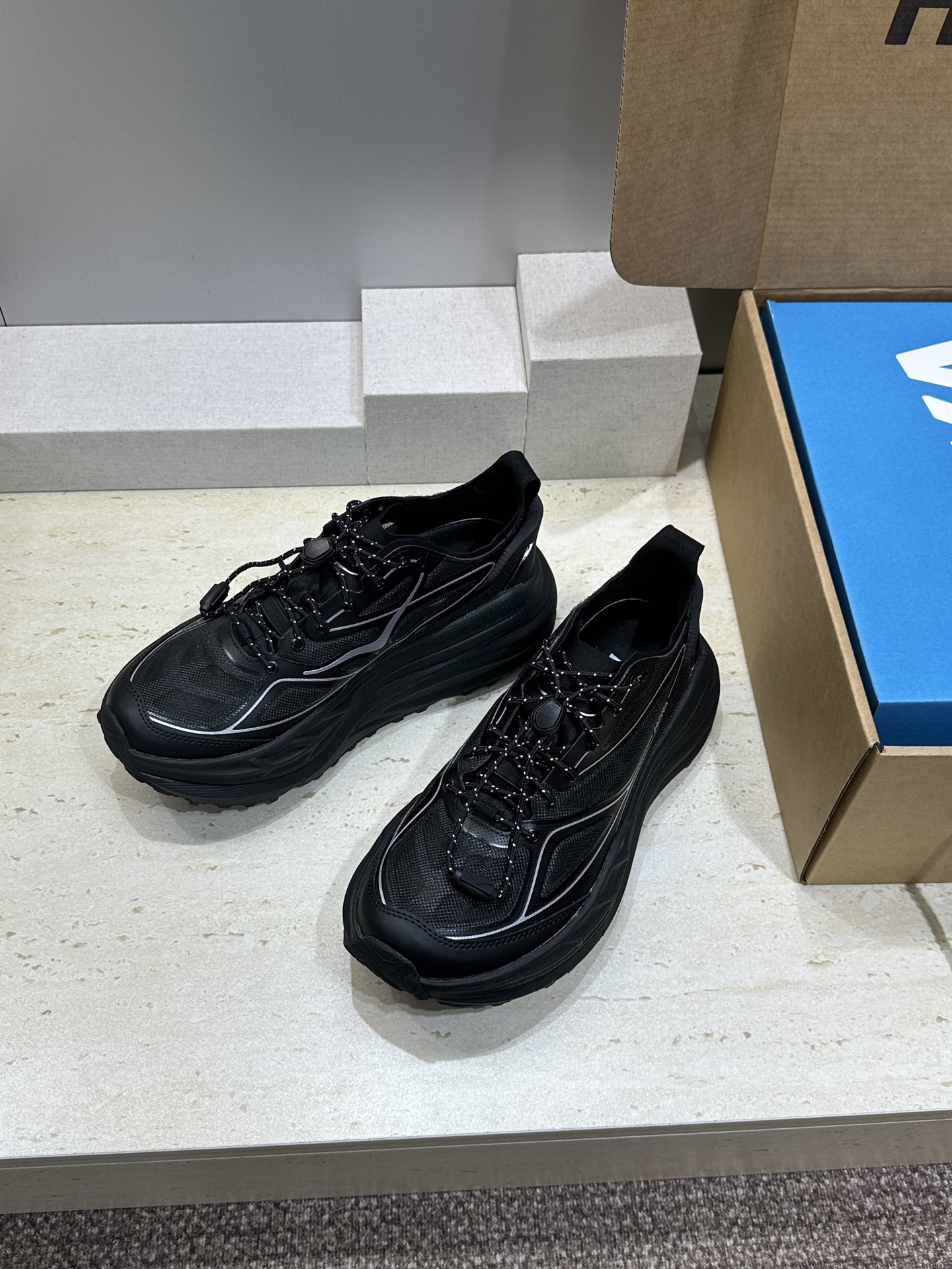 (配全套飞机盒）HOKA ONE Mafate  2026 春夏情侣装新款拼色休闲登山鞋  字母logo