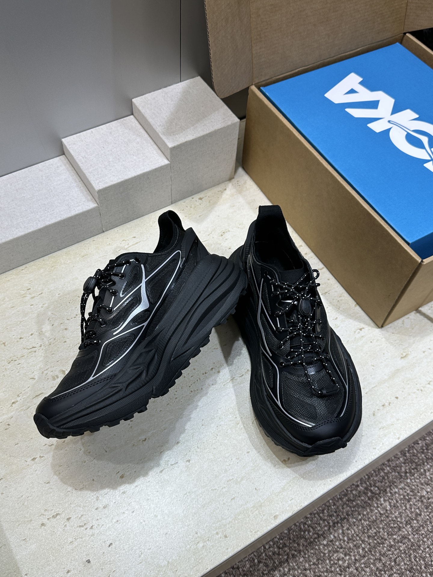(配全套飞机盒）HOKA ONE Mafate  2026 春夏情侣装新款拼色休闲登山鞋  字母logo