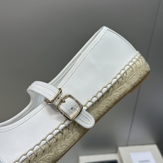 CHANEL 香奈儿经典系列 2026春夏新色平底玛丽珍芭蕾舞女鞋 小香双C字母logo五金扣果冻色草编 CHANEL 香奈儿经典系列 2026春夏新色平底玛丽珍芭蕾舞女鞋 小香双C字母logo五金扣果冻色草编