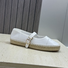 CHANEL 香奈儿经典系列 2026春夏新色平底玛丽珍芭蕾舞女鞋 小香双C字母logo五金扣果冻色草编 CHANEL 香奈儿经典系列 2026春夏新色平底玛丽珍芭蕾舞女鞋 小香双C字母logo五金扣果冻色草编
