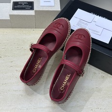 CHANEL 香奈儿经典系列 2026春夏新色平底玛丽珍芭蕾舞女鞋 小香双C字母logo五金扣果冻色草编 CHANEL 香奈儿经典系列 2026春夏新色平底玛丽珍芭蕾舞女鞋 小香双C字母logo五金扣果冻色草编