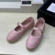 CHANEL 香奈儿经典系列 2026春夏新色平底玛丽珍芭蕾舞女鞋 小香双C字母logo五金扣果冻色草编 CHANEL 香奈儿经典系列 2026春夏新色平底玛丽珍芭蕾舞女鞋 小香双C字母logo五金扣果冻色草编