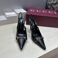 Gucci 2026春夏新款高跟尖头女鞋 古驰字母logo五金扣经典老花布拼色后空凉鞋材质:鞋面进口小牛 Gucci 2026春夏新款高跟尖头女鞋 古驰字母logo五金扣经典老花布拼色后空凉鞋材质:鞋面进口小牛