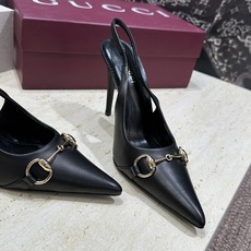 Gucci 2026春夏新款高跟尖头女鞋 古驰字母logo五金扣经典老花布拼色后空凉鞋材质:鞋面进口小牛 Gucci 2026春夏新款高跟尖头女鞋 古驰字母logo五金扣经典老花布拼色后空凉鞋材质:鞋面进口小牛