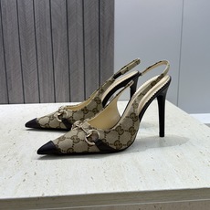 Gucci 2026春夏新款高跟尖头女鞋 古驰字母logo五金扣经典老花布拼色后空凉鞋材质:鞋面进口小牛 Gucci 2026春夏新款高跟尖头女鞋 古驰字母logo五金扣经典老花布拼色后空凉鞋材质:鞋面进口小牛