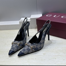 Gucci 2026春夏新款高跟尖头女鞋 古驰字母logo五金扣经典老花布拼色后空凉鞋材质:鞋面进口小牛 Gucci 2026春夏新款高跟尖头女鞋 古驰字母logo五金扣经典老花布拼色后空凉鞋材质:鞋面进口小牛