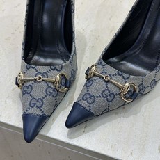 Gucci 2026春夏新款高跟尖头女鞋 古驰字母logo五金扣经典老花布拼色单鞋材质:鞋面进口小牛皮/ Gucci 2026春夏新款高跟尖头女鞋 古驰字母logo五金扣经典老花布拼色单鞋材质:鞋面进口小牛皮/