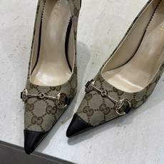 Gucci 2026春夏新款高跟尖头女鞋 古驰字母logo五金扣经典老花布拼色单鞋材质:鞋面进口小牛皮/ Gucci 2026春夏新款高跟尖头女鞋 古驰字母logo五金扣经典老花布拼色单鞋材质:鞋面进口小牛皮/