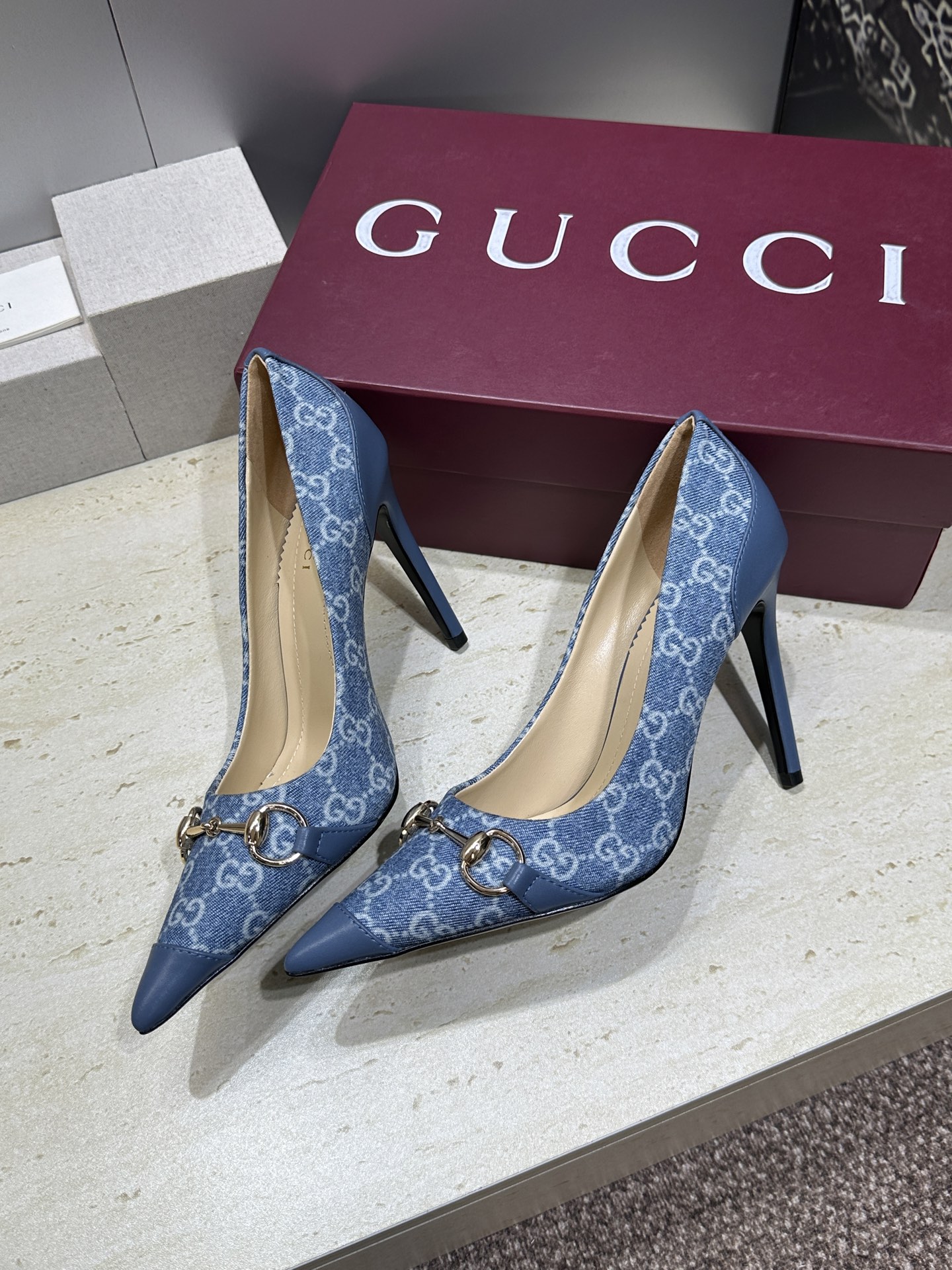 Gucci 2026春夏新款高跟尖头女鞋 古驰字母logo五金扣经典老花布拼色单鞋材质:鞋面进口小牛皮/