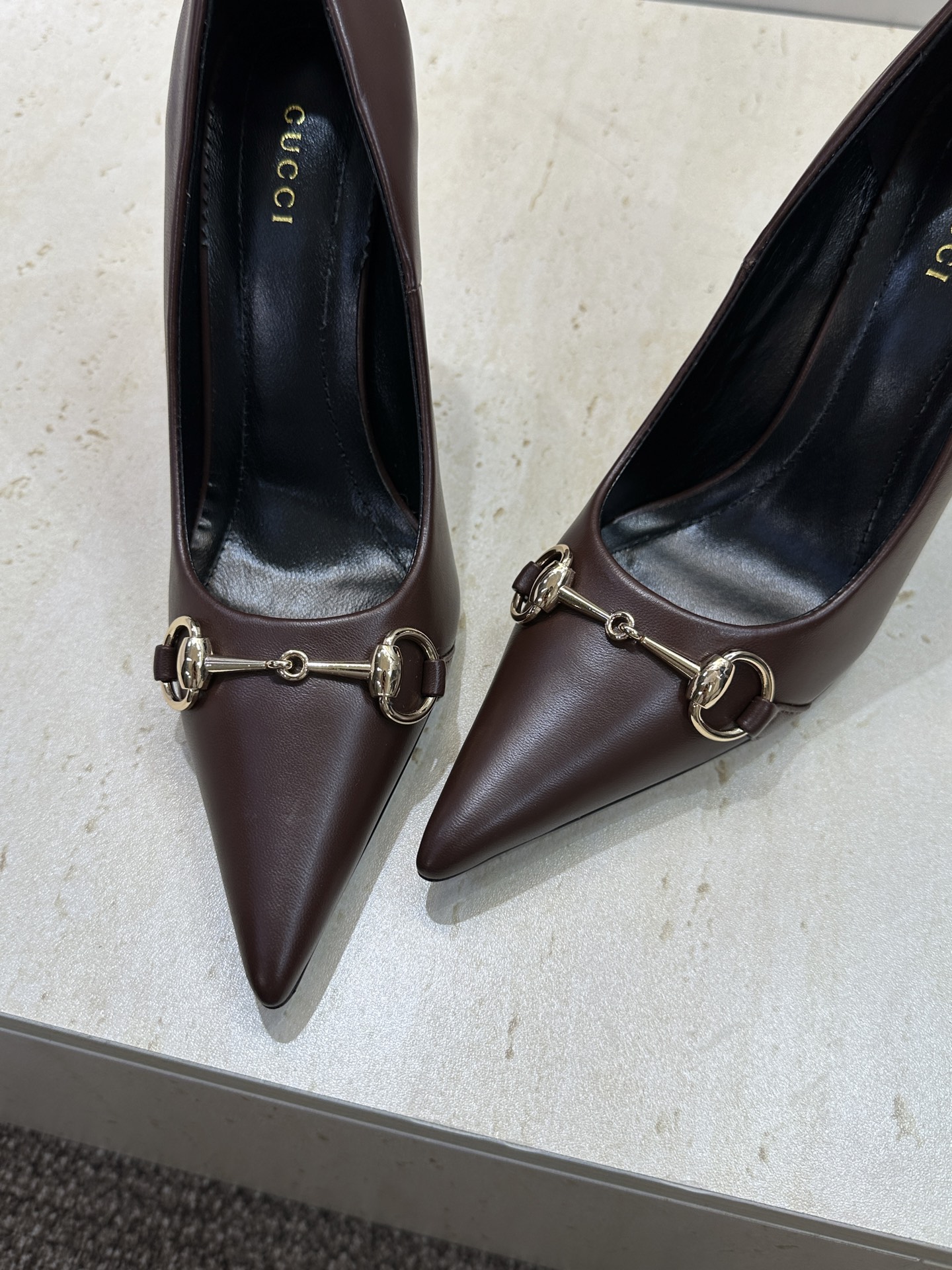 Gucci 2026春夏新款高跟尖头女鞋 古驰字母logo五金扣经典老花布拼色单鞋材质:鞋面进口小牛皮/