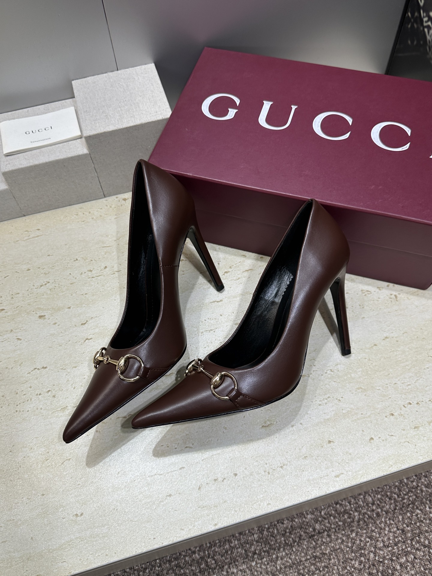 Gucci 2026春夏新款高跟尖头女鞋 古驰字母logo五金扣经典老花布拼色单鞋材质:鞋面进口小牛皮/