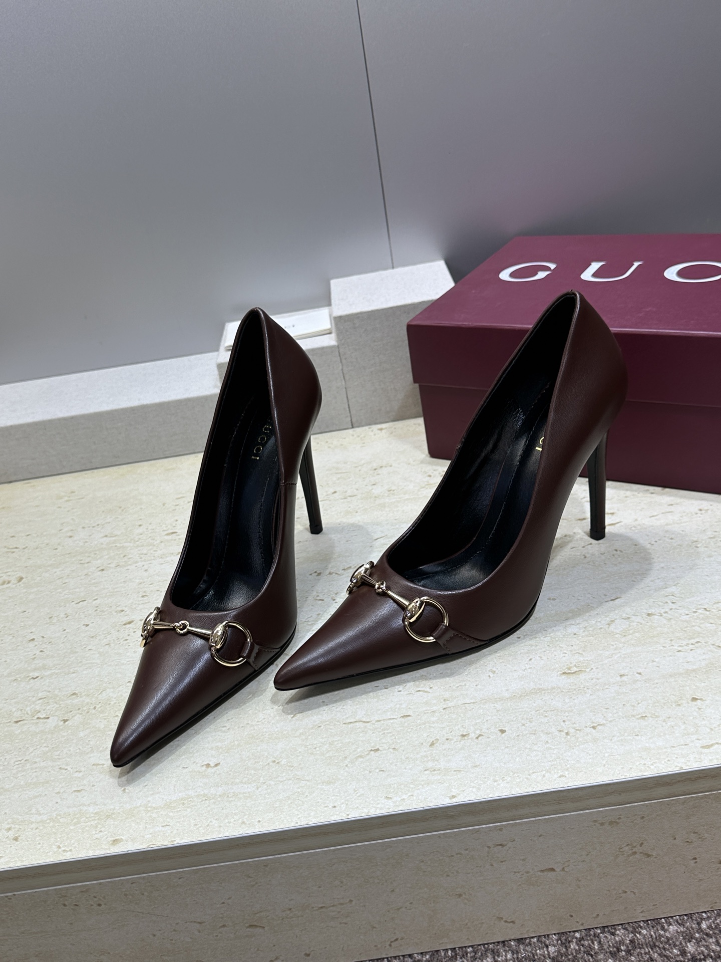 Gucci 2026春夏新款高跟尖头女鞋 古驰字母logo五金扣经典老花布拼色单鞋材质:鞋面进口小牛皮/