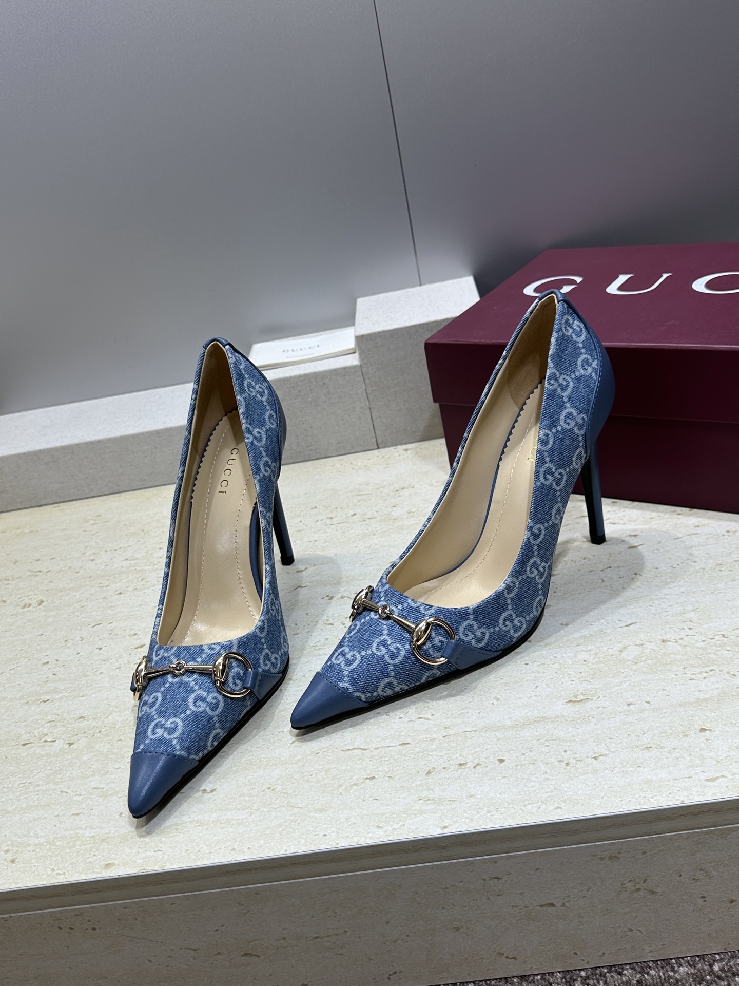 Gucci 2026春夏新款高跟尖头女鞋 古驰字母logo五金扣经典老花布拼色单鞋材质:鞋面进口小牛皮/