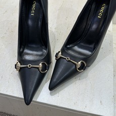 Gucci 2026春夏新款高跟尖头女鞋 古驰字母logo五金扣经典老花布拼色单鞋材质:鞋面进口小牛皮/ Gucci 2026春夏新款高跟尖头女鞋 古驰字母logo五金扣经典老花布拼色单鞋材质:鞋面进口小牛皮/