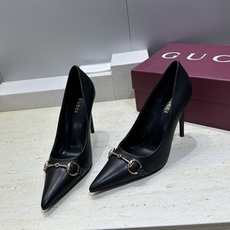 Gucci 2026春夏新款高跟尖头女鞋 古驰字母logo五金扣经典老花布拼色单鞋材质:鞋面进口小牛皮/ Gucci 2026春夏新款高跟尖头女鞋 古驰字母logo五金扣经典老花布拼色单鞋材质:鞋面进口小牛皮/