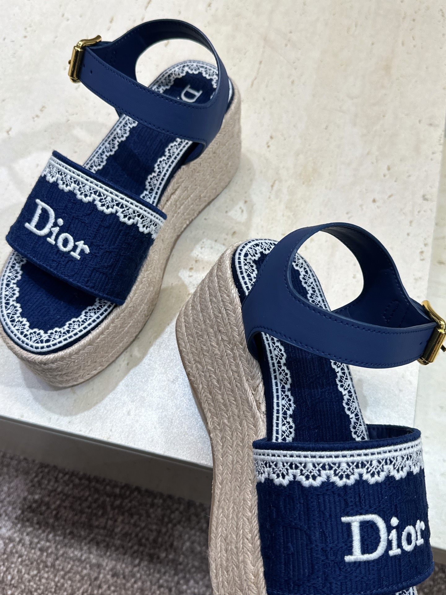 迪奥 Dior 2026春夏新款 Dentelle  厚底脚环绑带拼色女鞋  CD字母logo立体刺绣草