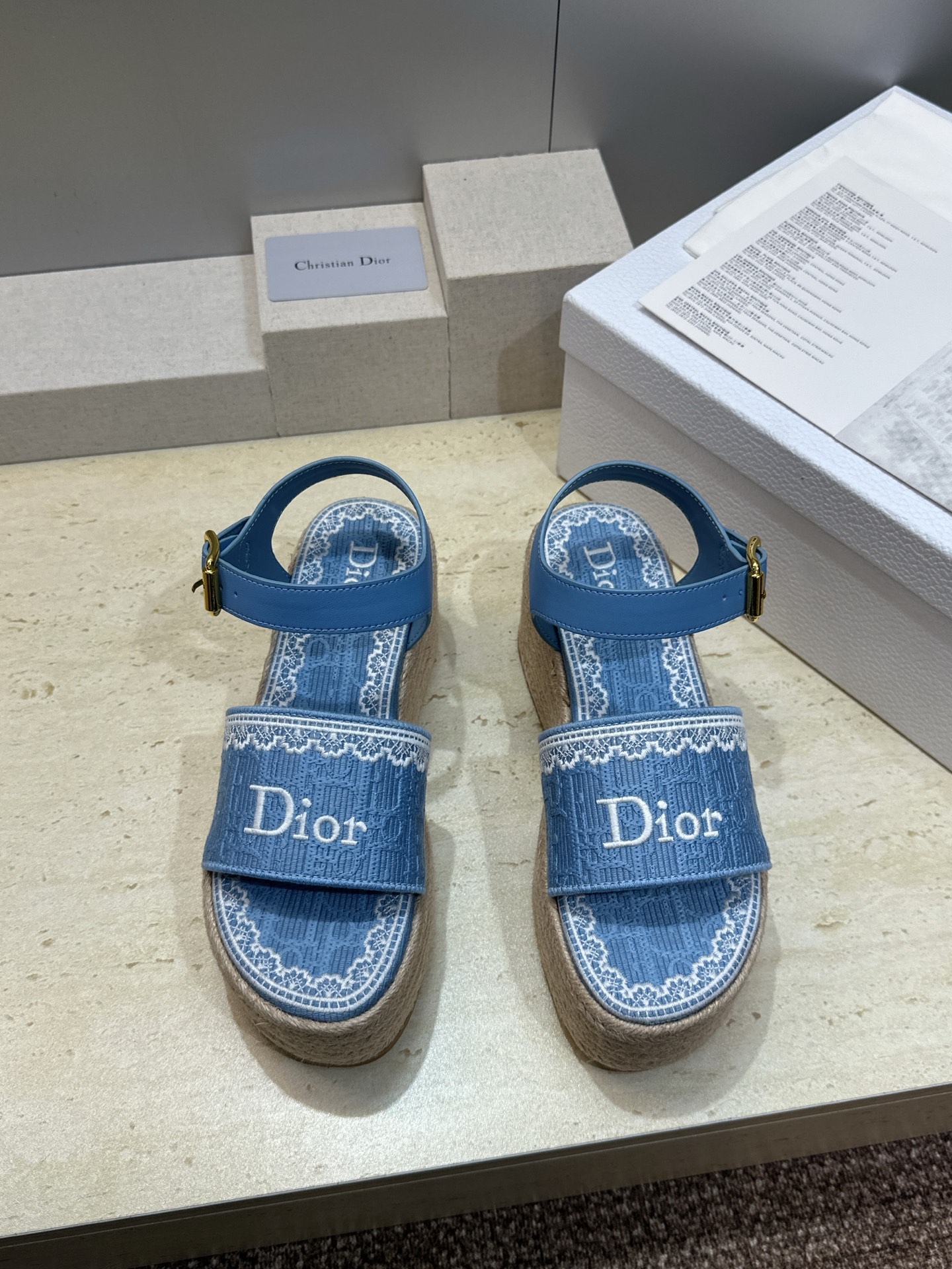 迪奥 Dior 2026春夏新款 Dentelle  厚底脚环绑带拼色女鞋  CD字母logo立体刺绣草