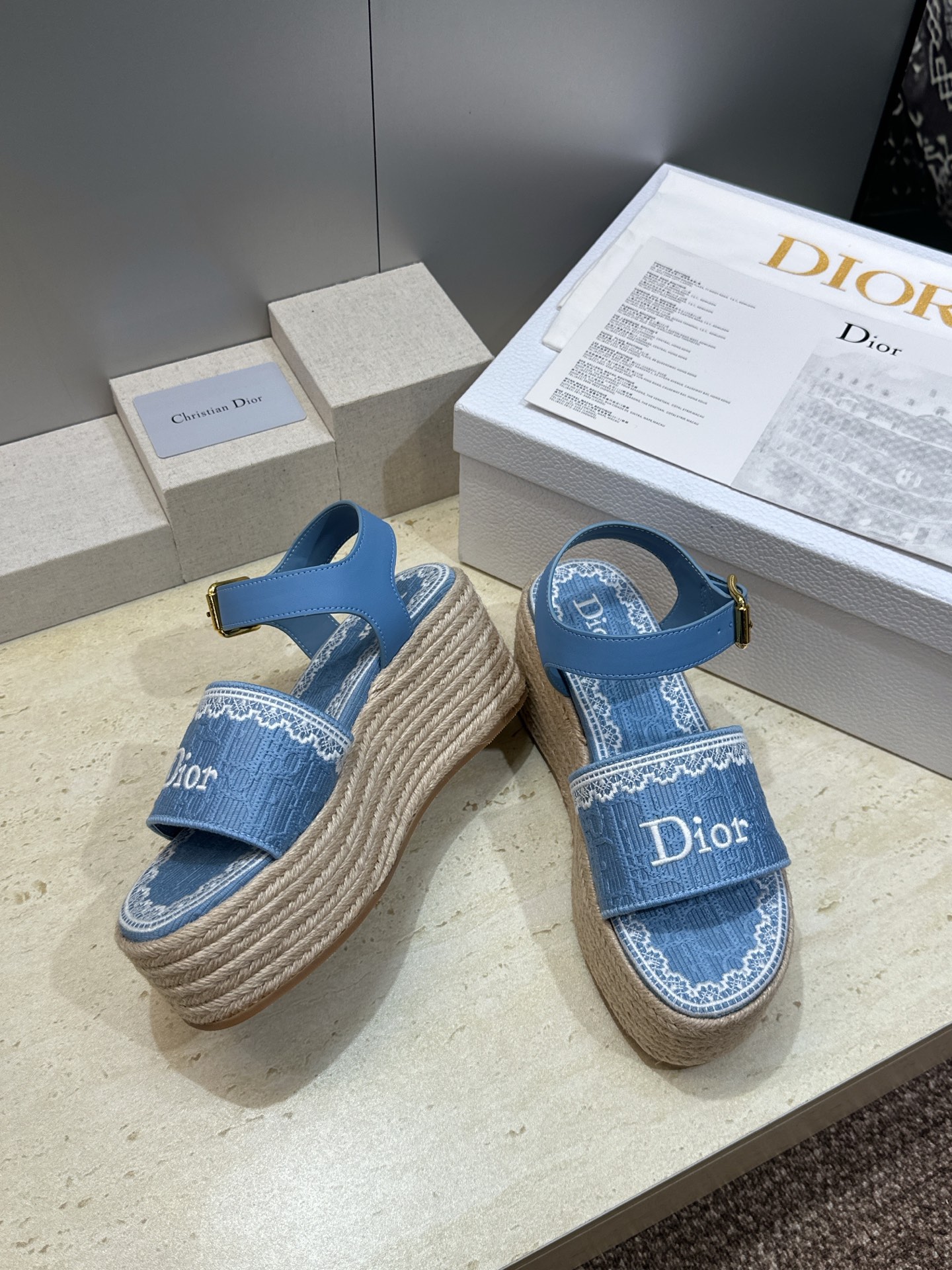 迪奥 Dior 2026春夏新款 Dentelle  厚底脚环绑带拼色女鞋  CD字母logo立体刺绣草
