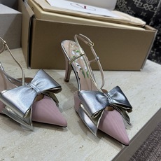 (配全套飞机盒)顶级版 Valentino 2026春夏新款交叉带蝴蝶结女鞋 华伦天奴字母logo五金扣 (配全套飞机盒)顶级版 Valentino 2026春夏新款交叉带蝴蝶结女鞋 华伦天奴字母logo五金扣