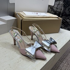 (配全套飞机盒)顶级版 Valentino 2026春夏新款交叉带蝴蝶结女鞋 华伦天奴字母logo五金扣 (配全套飞机盒)顶级版 Valentino 2026春夏新款交叉带蝴蝶结女鞋 华伦天奴字母logo五金扣