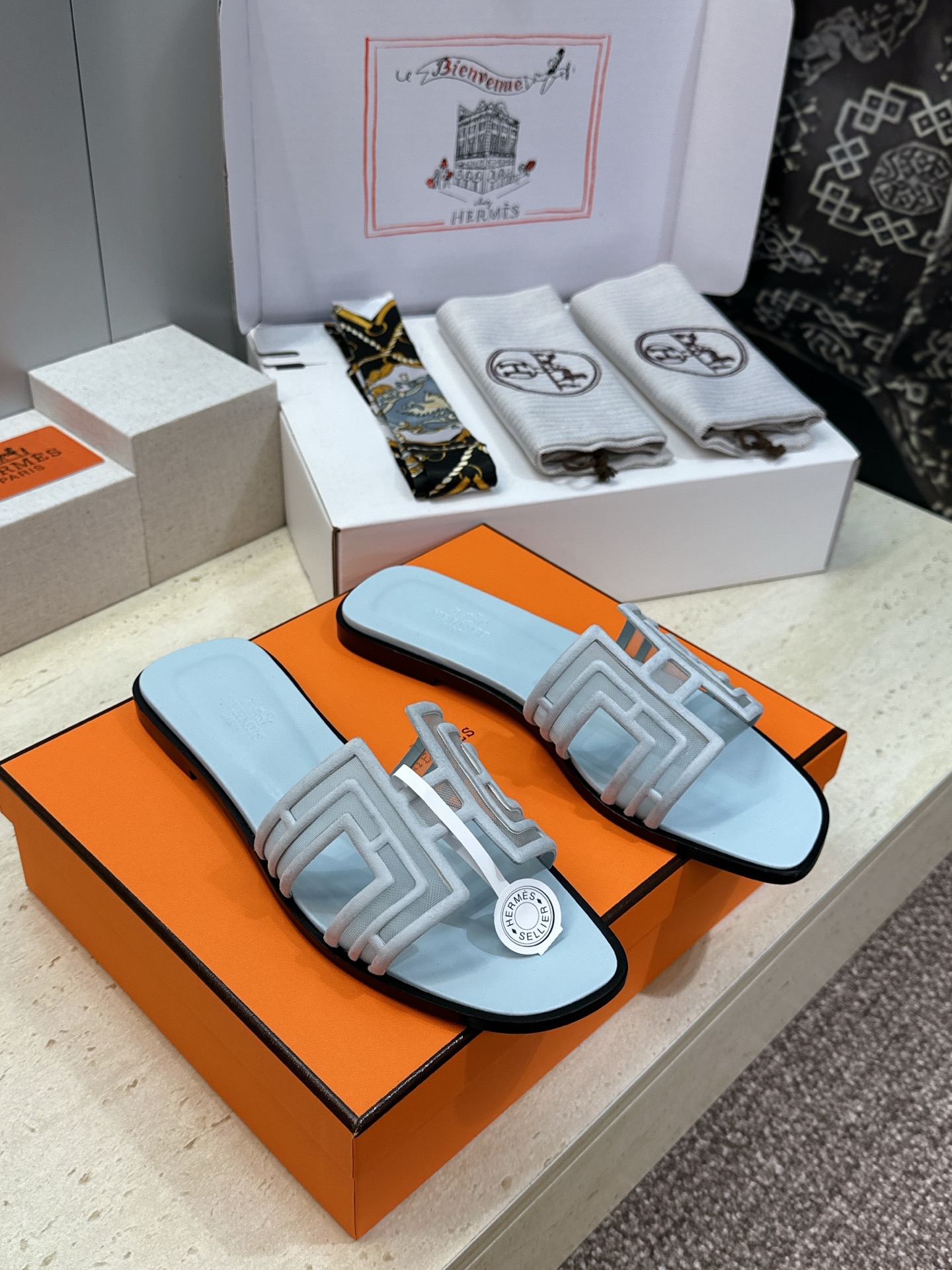 （配全套飞机盒）莞货 代购级 爱马仕 Hermes 2026春夏新色经典款 Oran平底方头拼色工字拖女