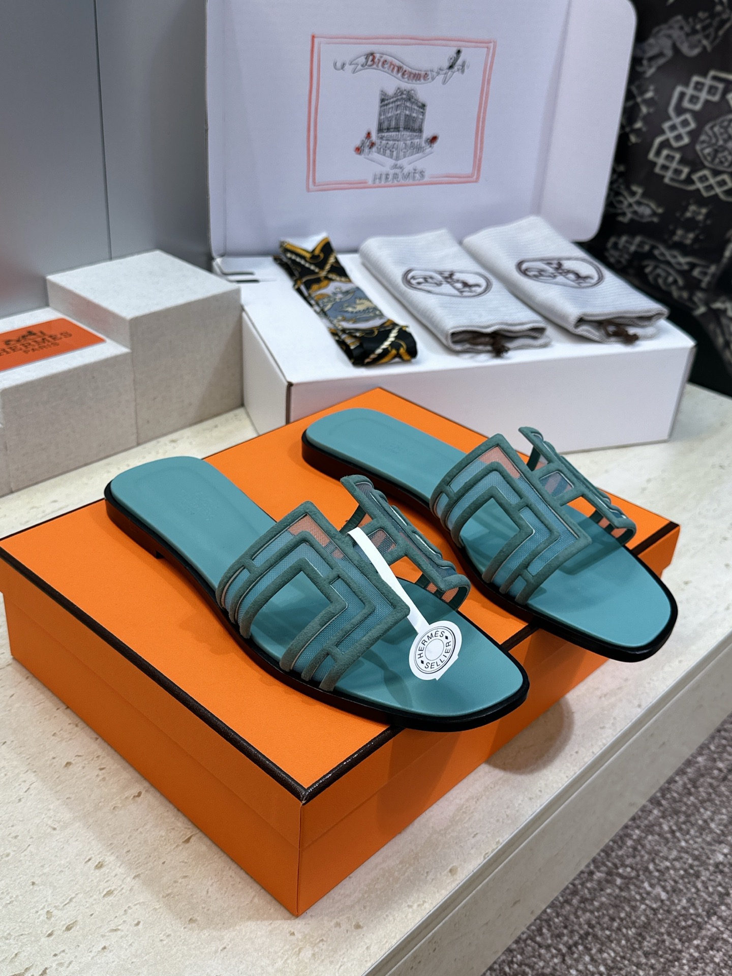 （配全套飞机盒）莞货 代购级 爱马仕 Hermes 2026春夏新色经典款 Oran平底方头拼色工字拖女