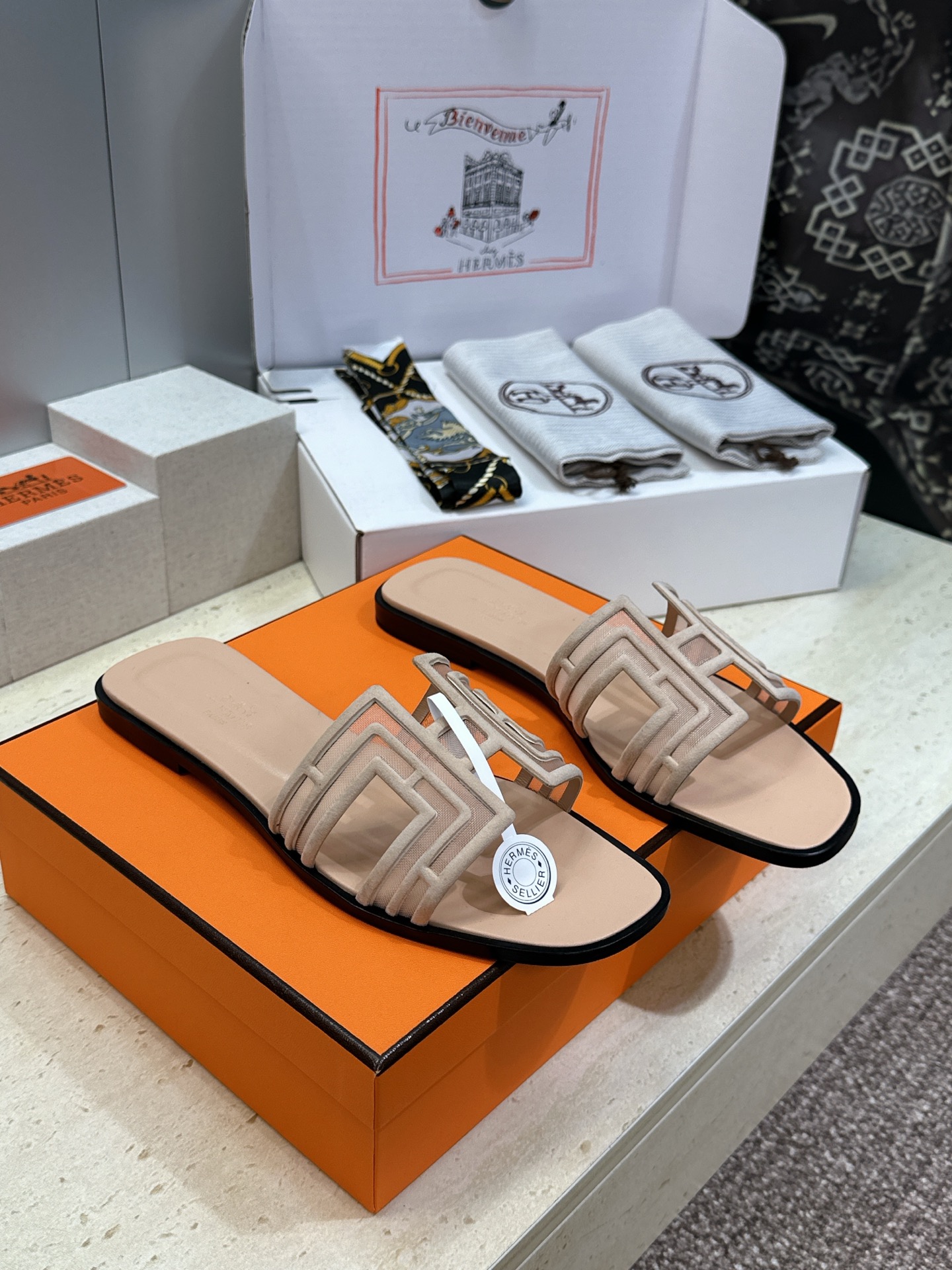 （配全套飞机盒）莞货 代购级 爱马仕 Hermes 2026春夏新色经典款 Oran平底方头拼色工字拖女