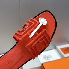 (配全套飞机盒)莞货 代购级 爱马仕 Hermes 2026春夏新色经典款 Oran平底方头拼色工字拖女 (配全套飞机盒)莞货 代购级 爱马仕 Hermes 2026春夏新色经典款 Oran平底方头拼色工字拖女