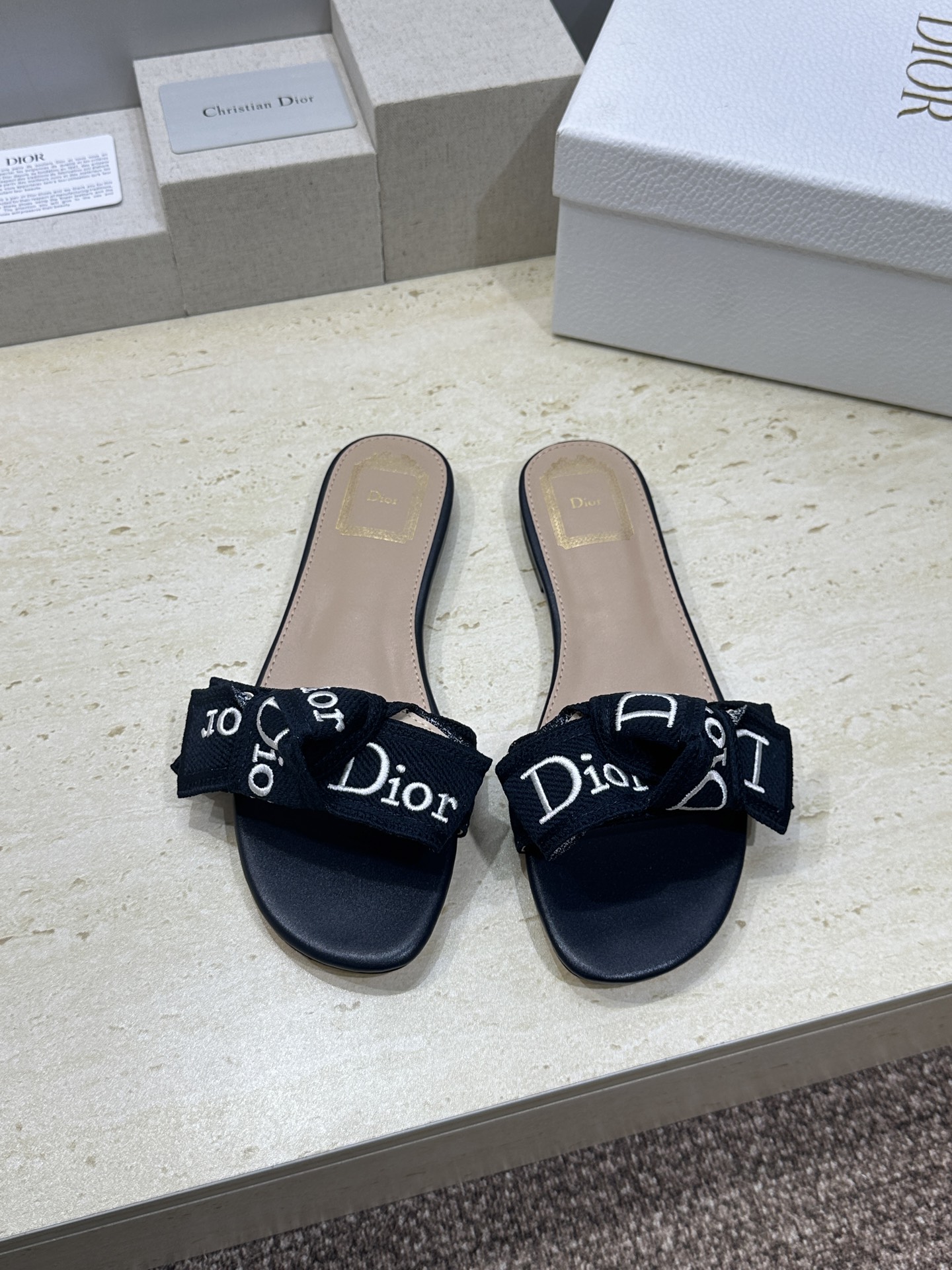 迪奥 Dior 2026 春夏新款J‘ADIOR织带系列粗跟蝴蝶结沙滩女鞋 CD字母logo提花刺绣平底