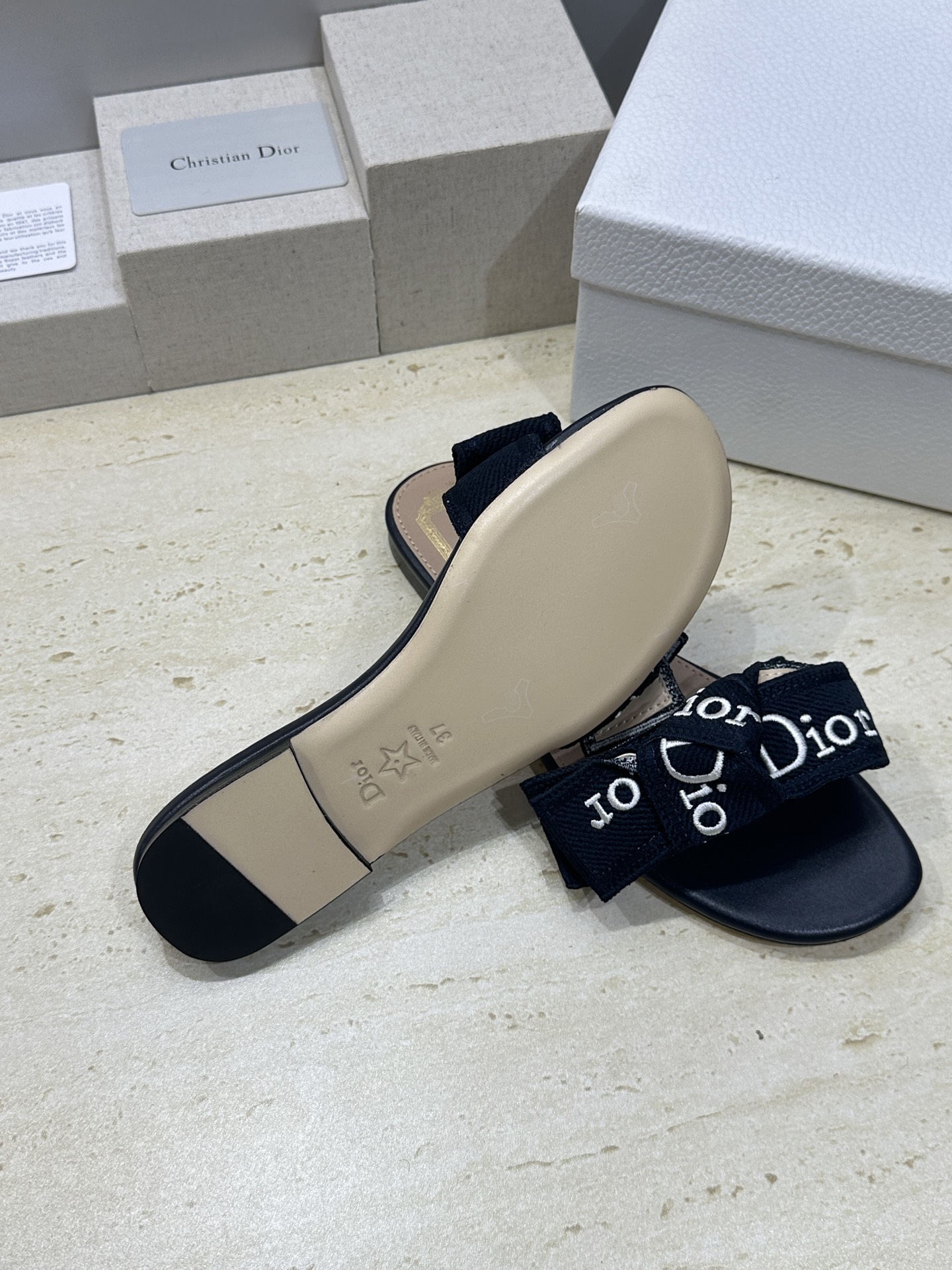 迪奥 Dior 2026 春夏新款J‘ADIOR织带系列粗跟蝴蝶结沙滩女鞋 CD字母logo提花刺绣平底