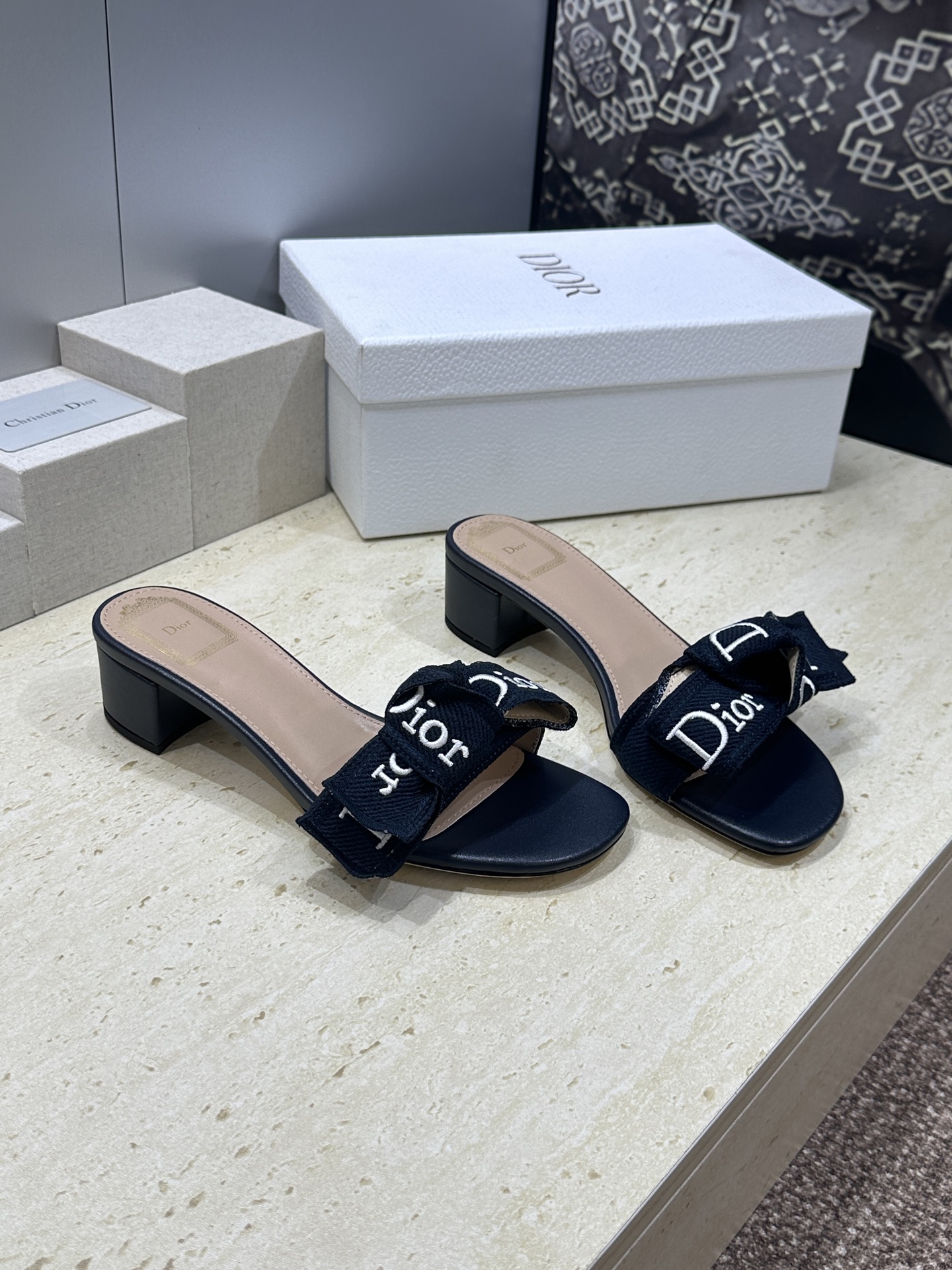 迪奥 Dior 2026 春夏新款J‘ADIOR织带系列粗跟蝴蝶结沙滩女鞋 CD字母logo提花刺绣平底