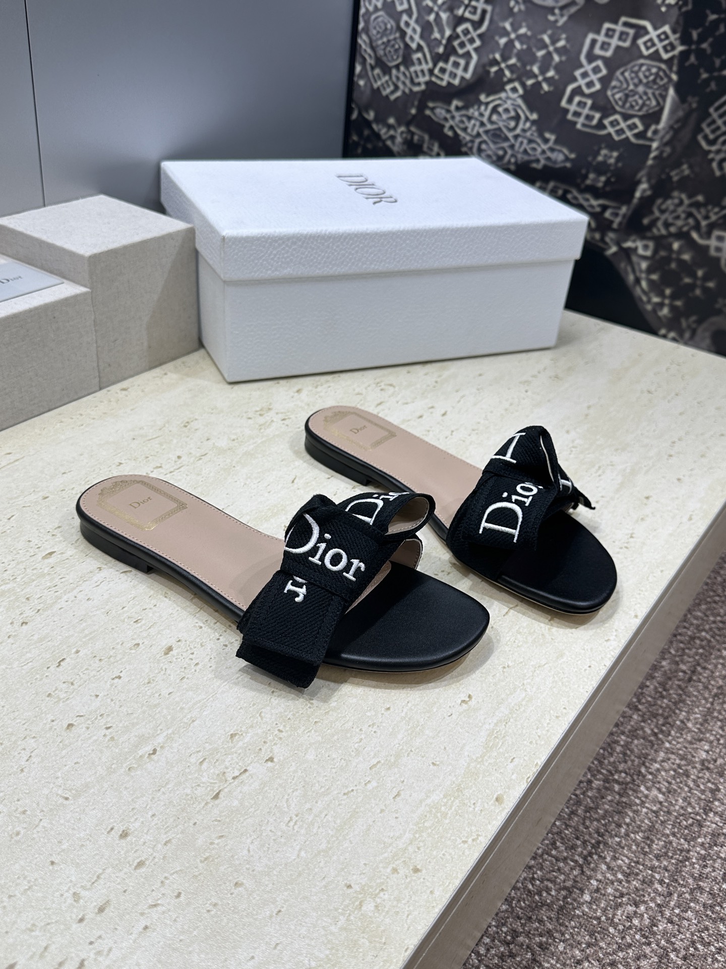 迪奥 Dior 2026 春夏新款J‘ADIOR织带系列粗跟蝴蝶结沙滩女鞋 CD字母logo提花刺绣平底