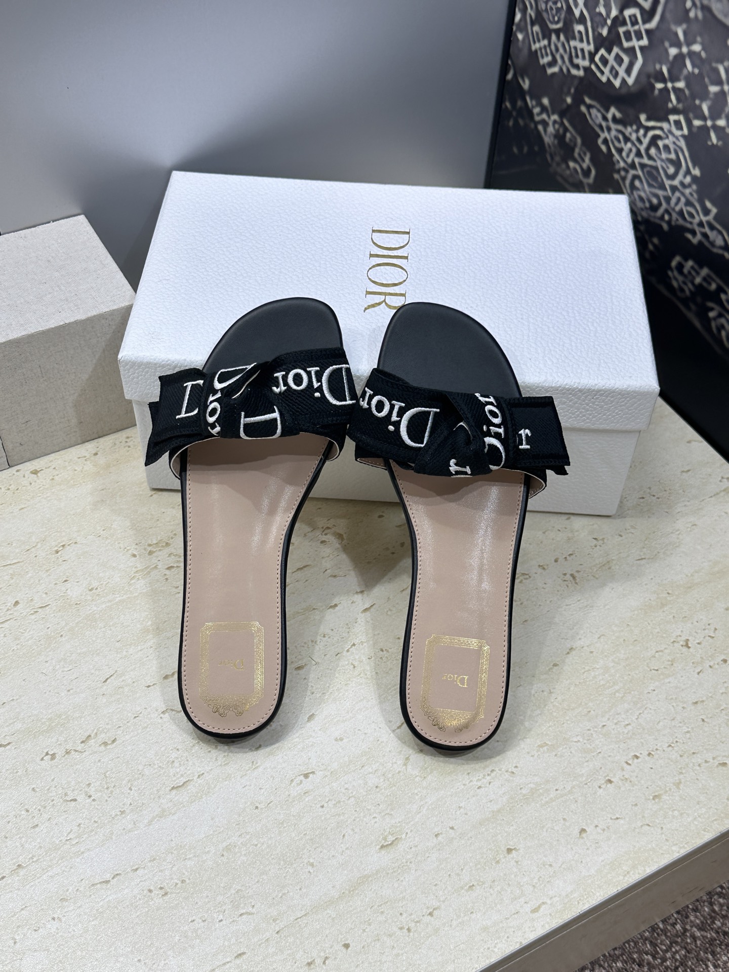 迪奥 Dior 2026 春夏新款J‘ADIOR织带系列粗跟蝴蝶结沙滩女鞋 CD字母logo提花刺绣平底