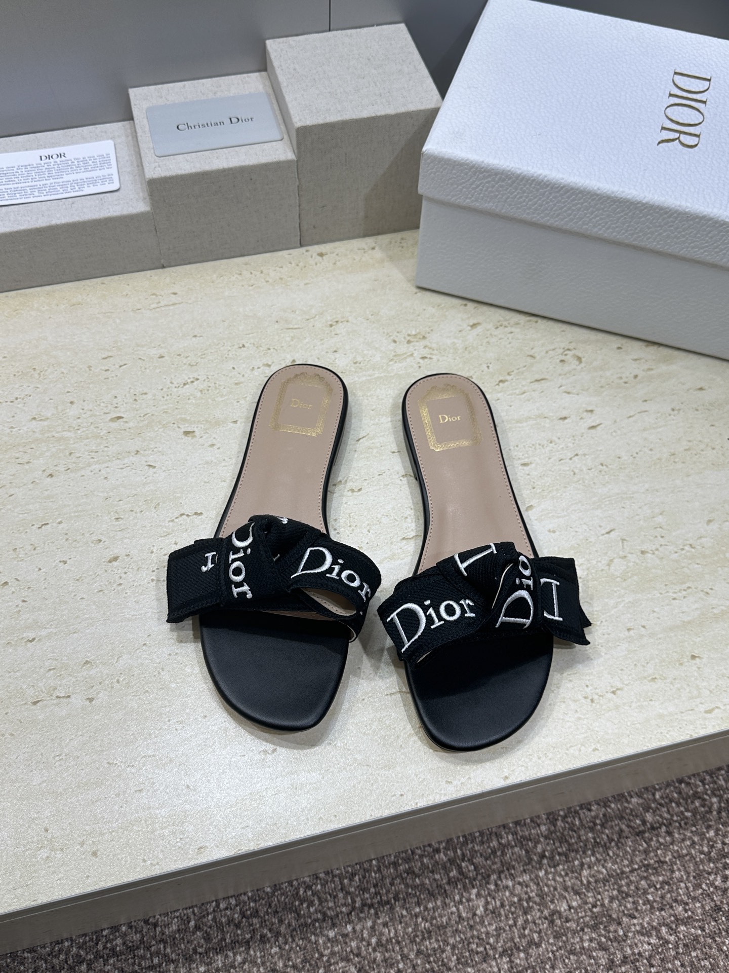 迪奥 Dior 2026 春夏新款J‘ADIOR织带系列粗跟蝴蝶结沙滩女鞋 CD字母logo提花刺绣平底