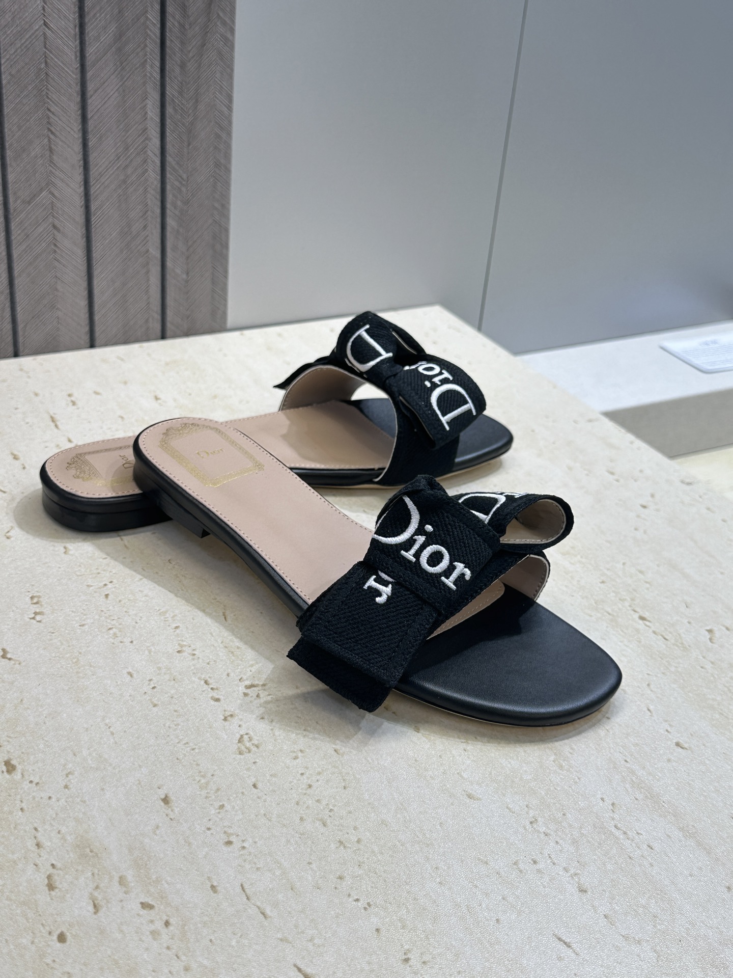 迪奥 Dior 2026 春夏新款J‘ADIOR织带系列粗跟蝴蝶结沙滩女鞋 CD字母logo提花刺绣平底