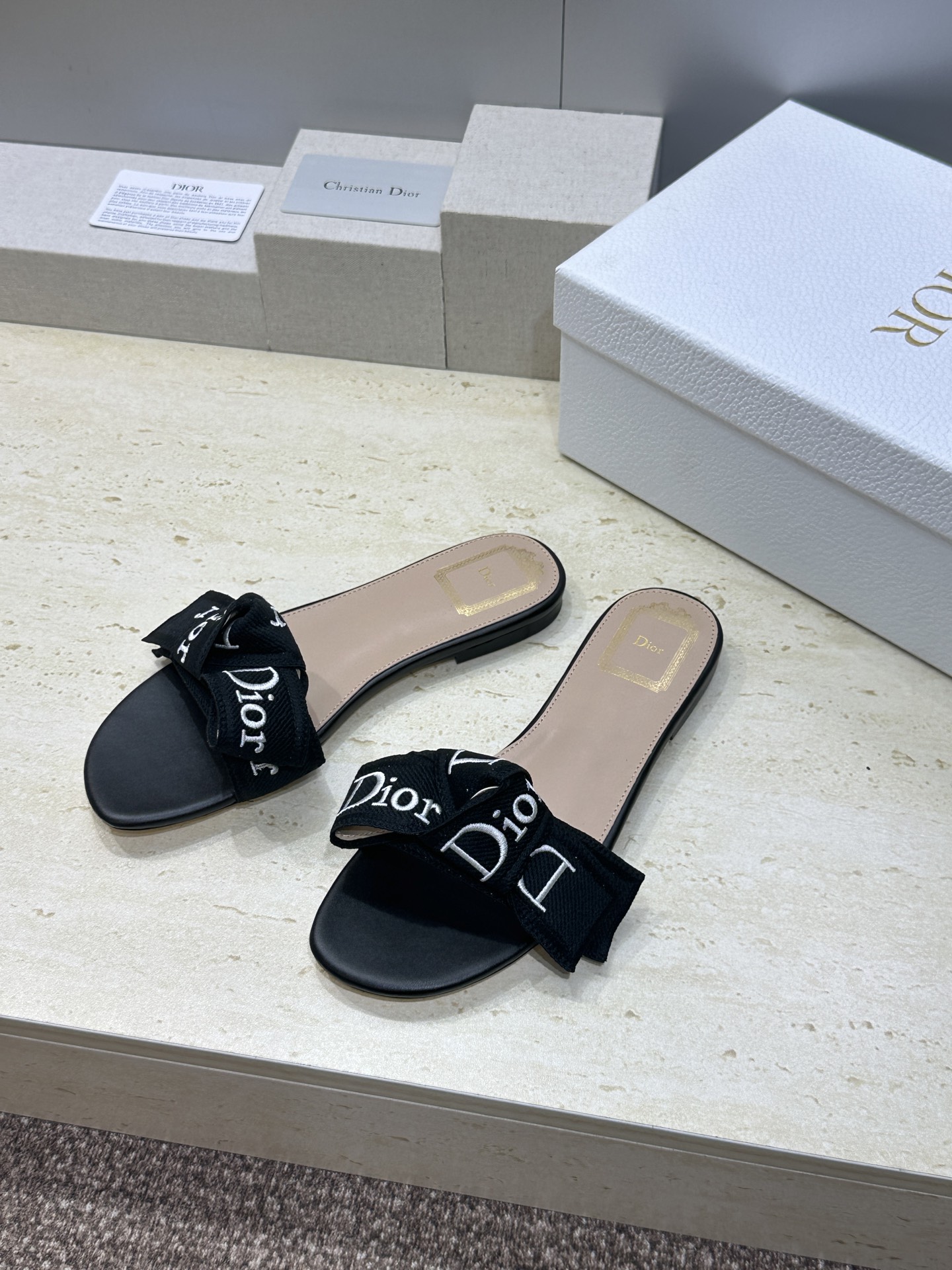 迪奥 Dior 2026 春夏新款J‘ADIOR织带系列粗跟蝴蝶结沙滩女鞋 CD字母logo提花刺绣平底