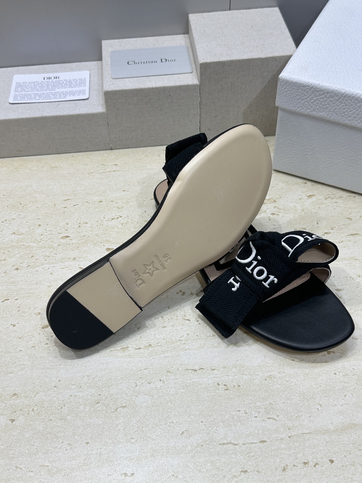 迪奥 Dior 2026 春夏新款J‘ADIOR织带系列粗跟蝴蝶结沙滩女鞋 CD字母logo提花刺绣平底